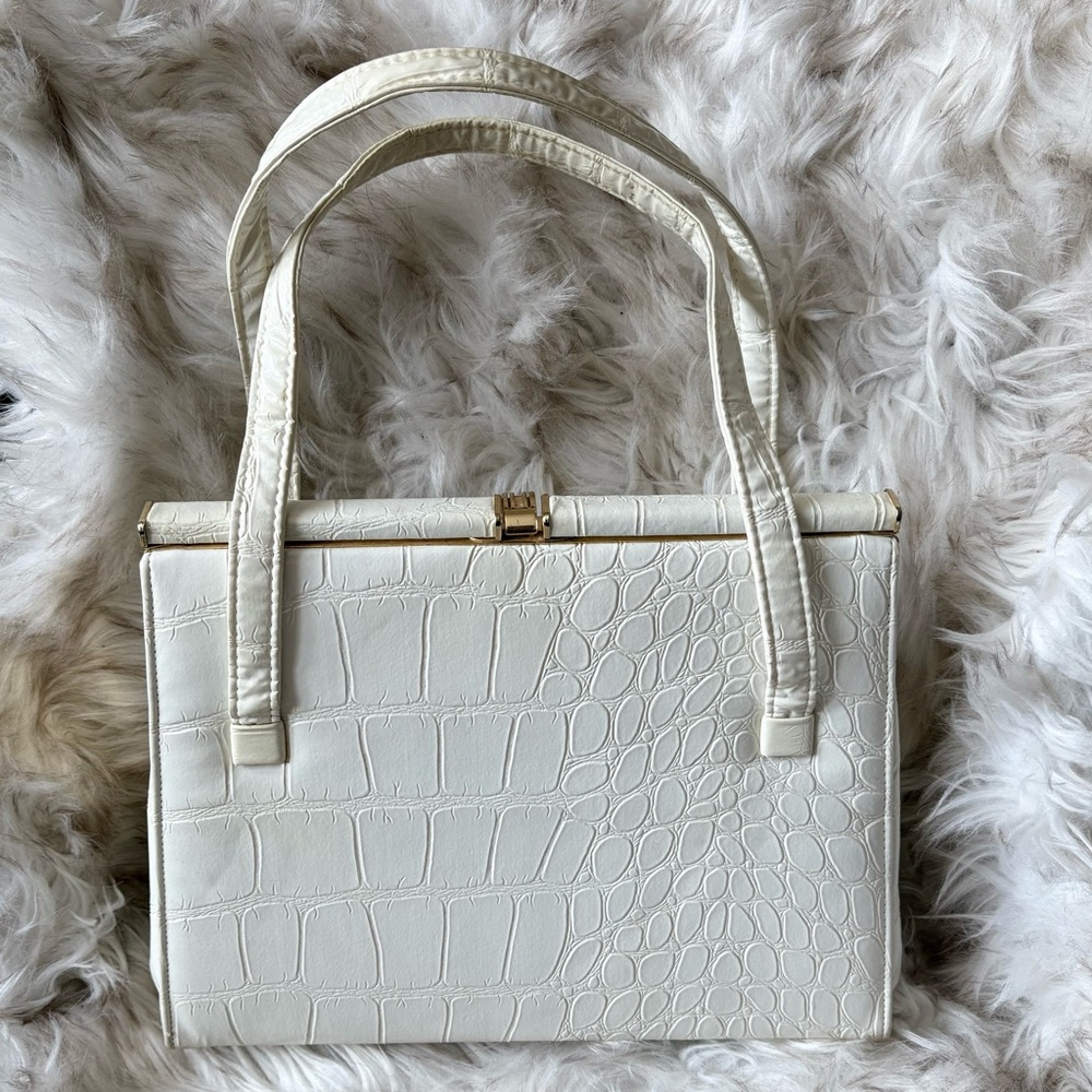 Vintage Elegant Cream Crocodile-Embossed Bag